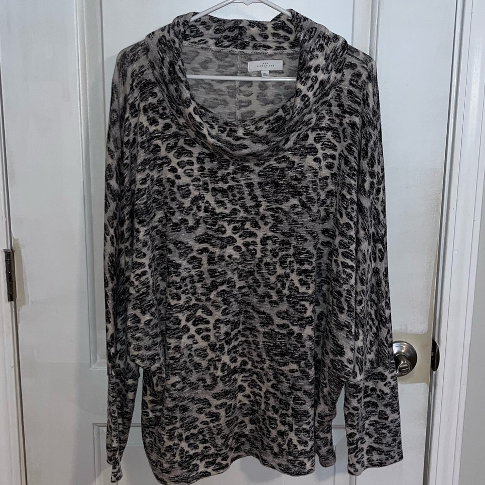 New Directions Black and White Animal Print Top